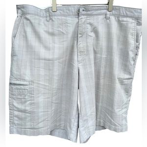Greg Norman Shark Golf Shorts Mens Size 42 Casual Flat Front Tasso Ella Gray